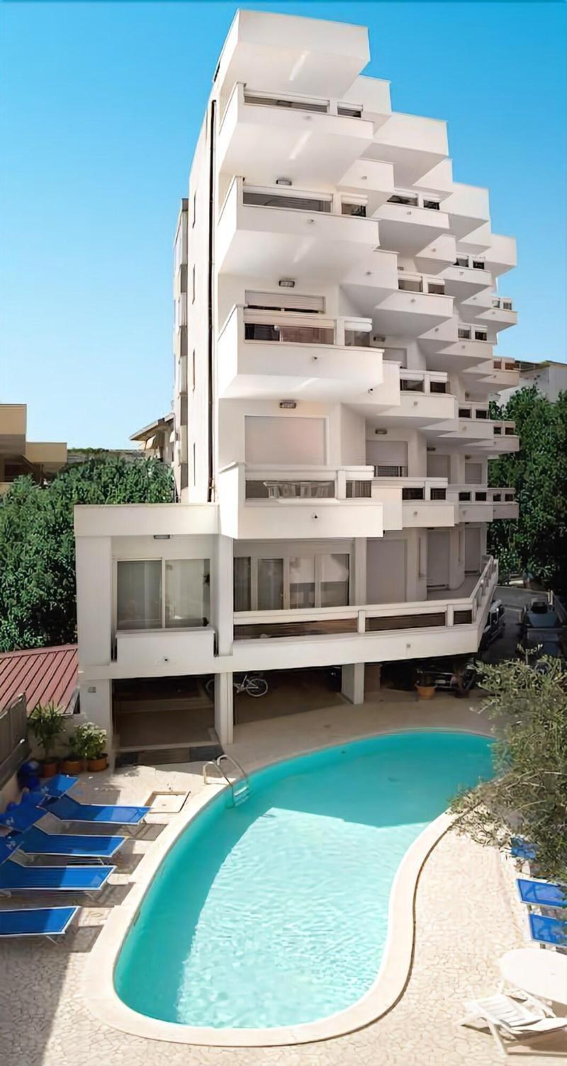 Prestige Hotel 3*
